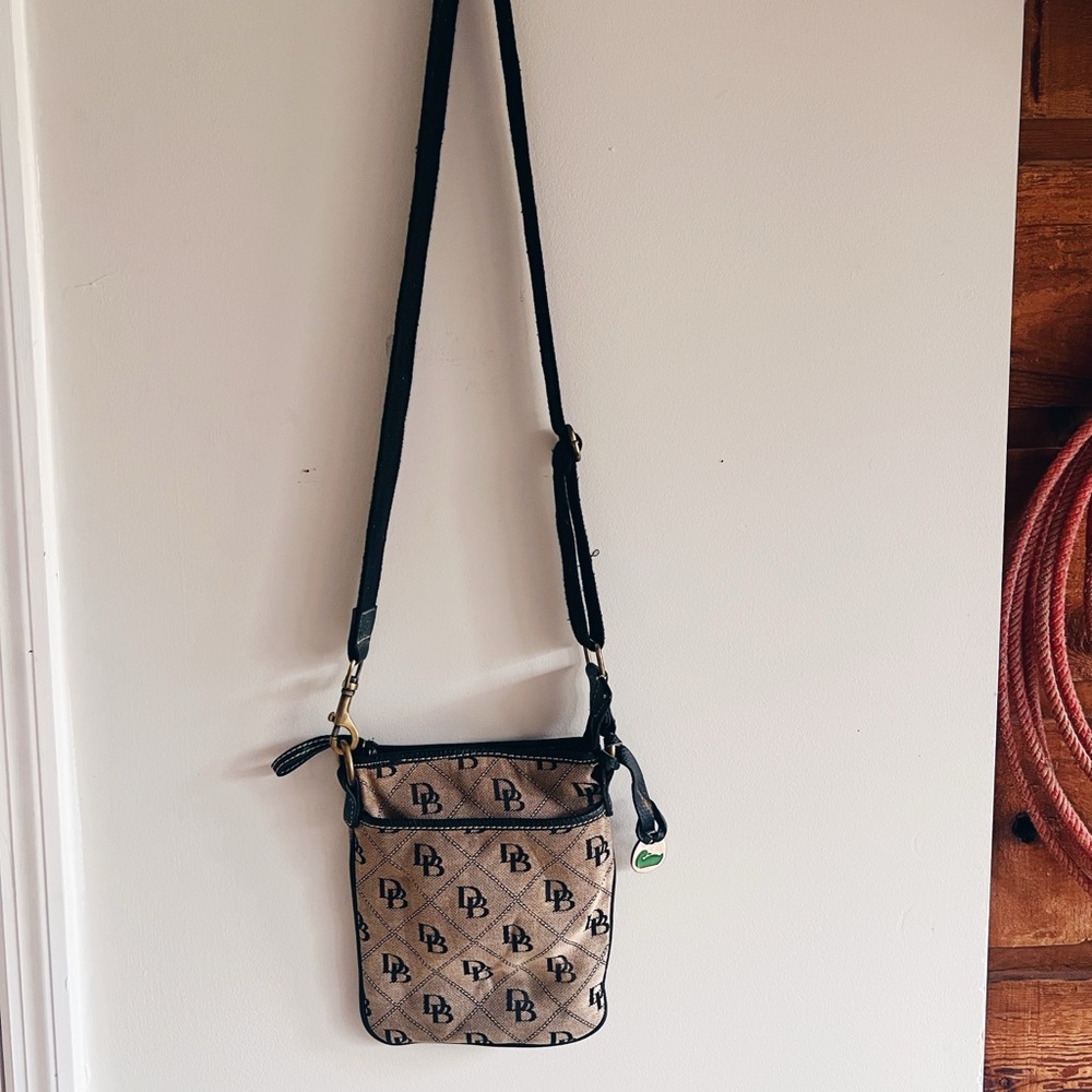 Vintage Dooney & Bourke Crossbody